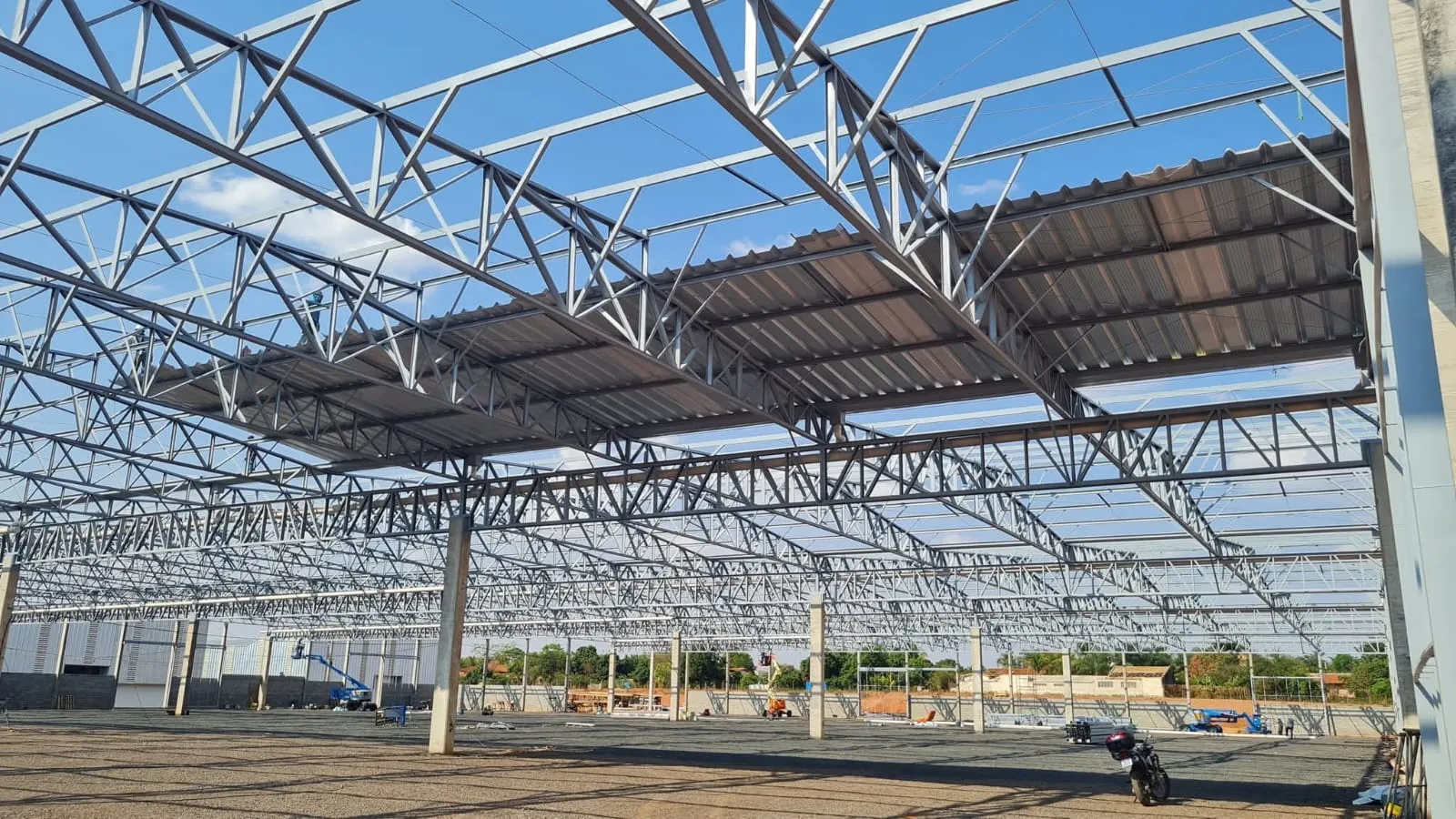 14,2mil m2 dos móveis Província